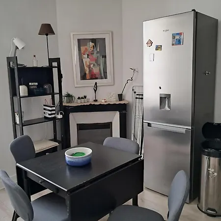 In The Heart Of Le Marais פריז