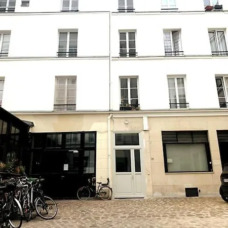 In The Heart Of Le Marais Paříž
